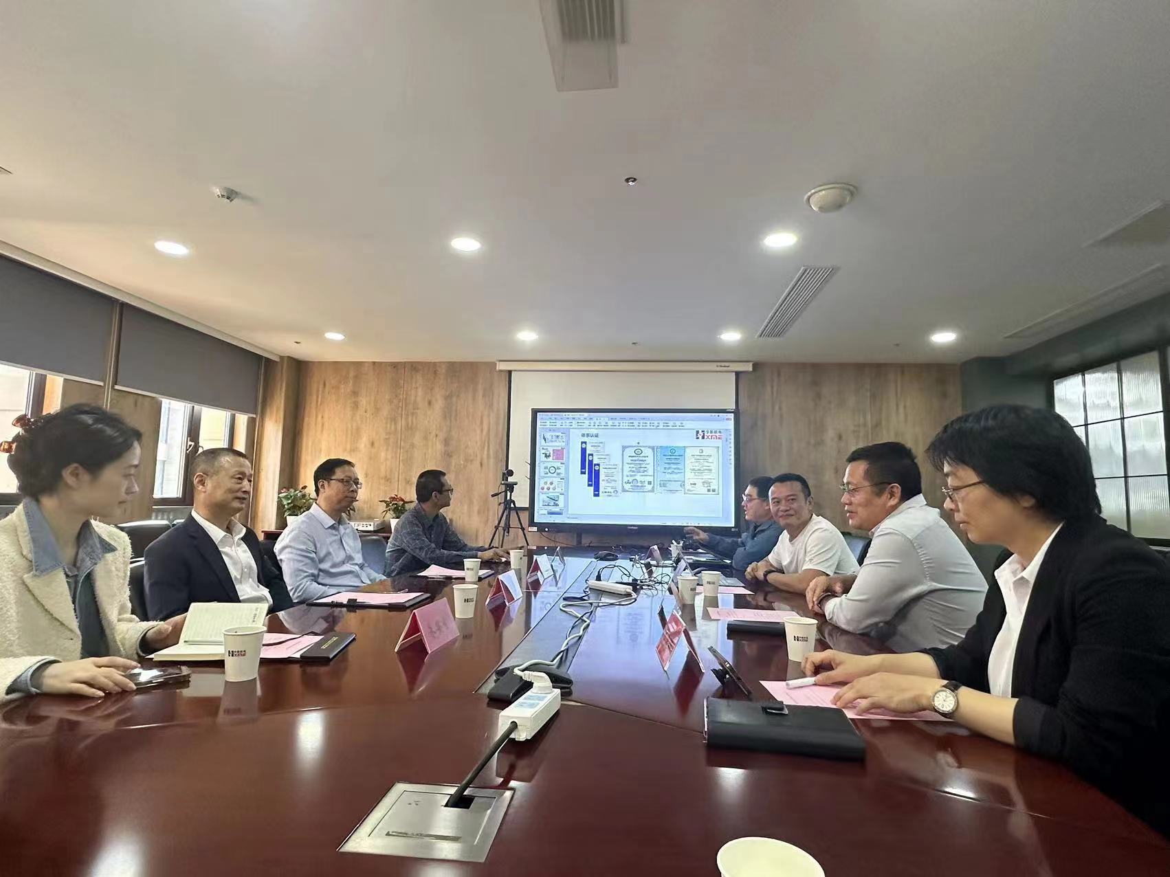 领导关怀｜杭州市经信局高端装备处处长魏兆宏一行莅临爱游戏app官方下载v1.0.2调研指导